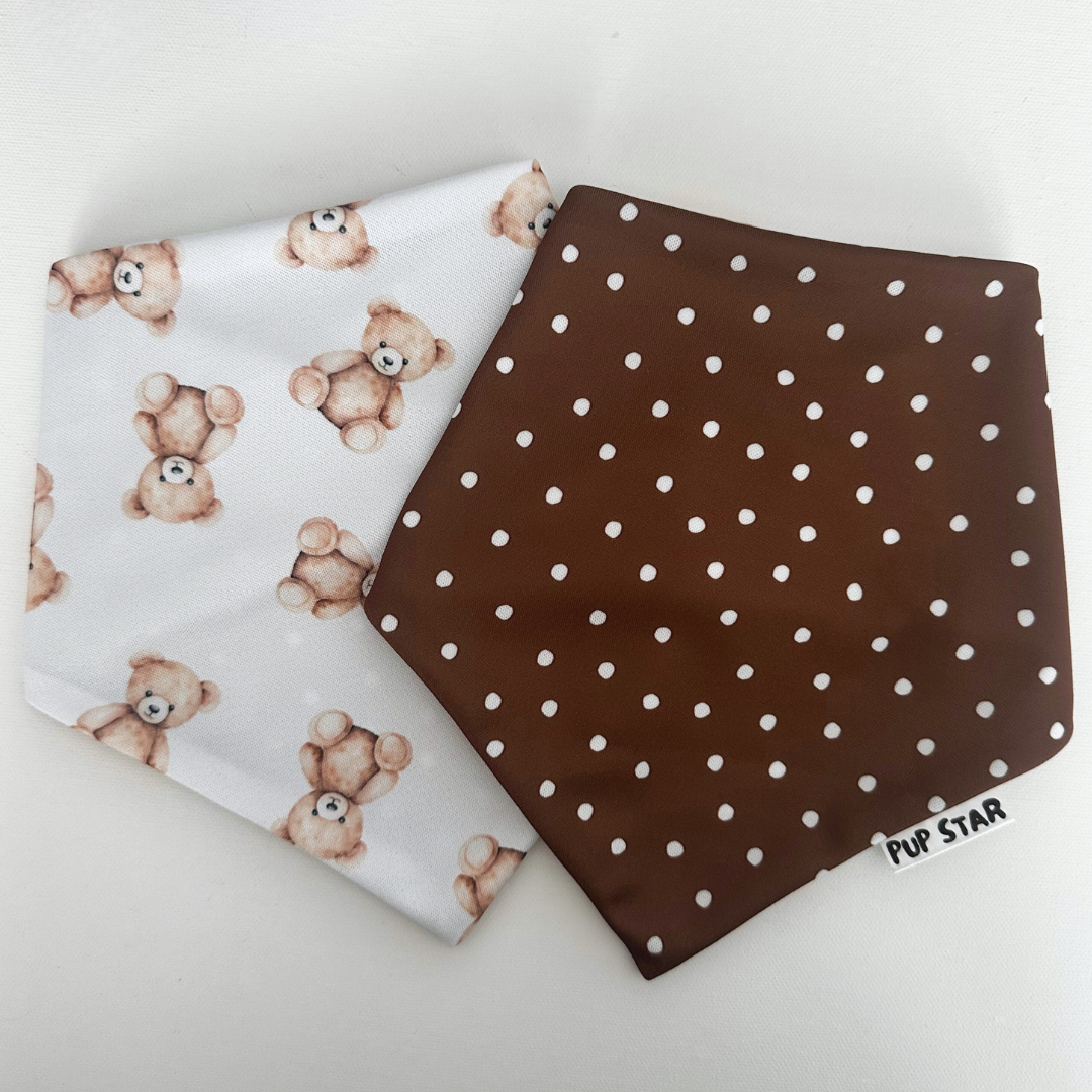 Our reversible bandana brings two adorable styles in one: one side with delicate polka dots and the other with a cute bear print. Made from polyester with sun protection, it’s lightweight, fresh, breathable, and comfortable — perfect for your pup to look amazing anytime.
📍 Handmade with love in Puerto Rico.