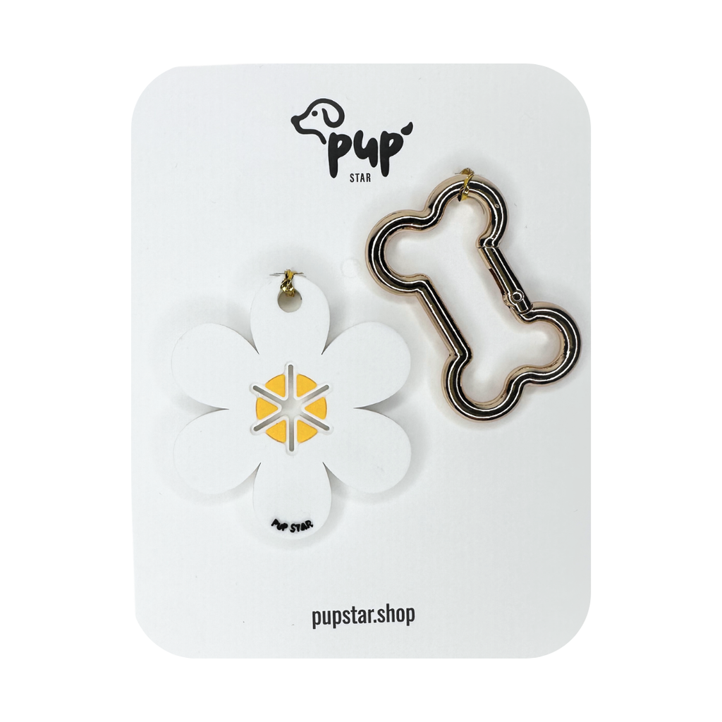 Daisy Poop Bag Holder. Tired of awkwardly carrying your dog’s waste bag during walks? Meet the Poop Bag Holder, the accessory that makes your walks more comfortable and stylish!