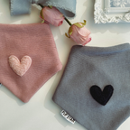 Blue Love Bandana 💙
Soft, sweet, and made to melt hearts.
Push-button closure + sherpa heart detail.