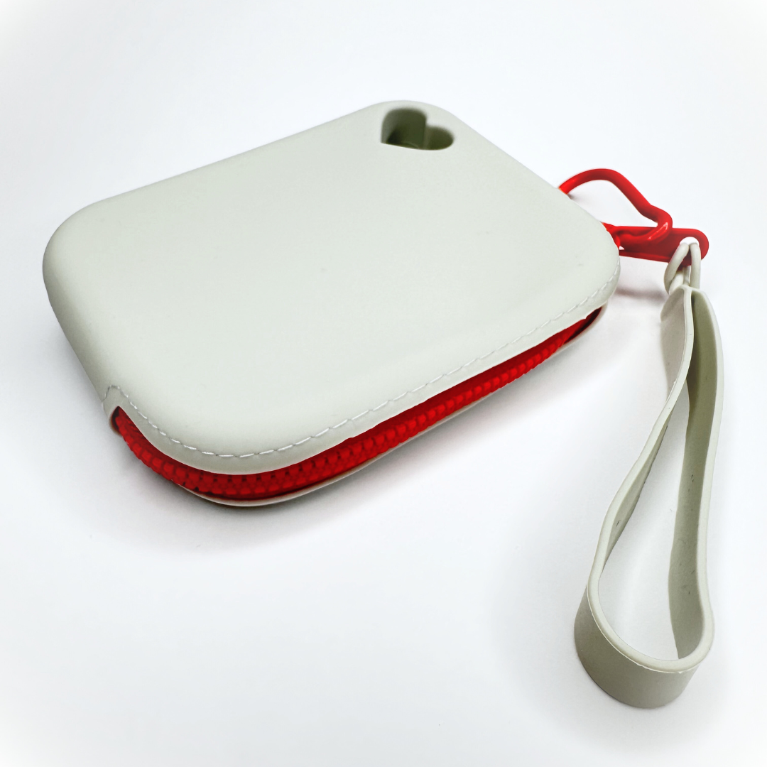 PORTABLE TRAINING POUCH FOR PET TREATS