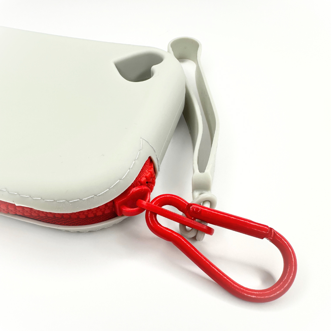 PORTABLE TRAINING POUCH FOR PET TREATS